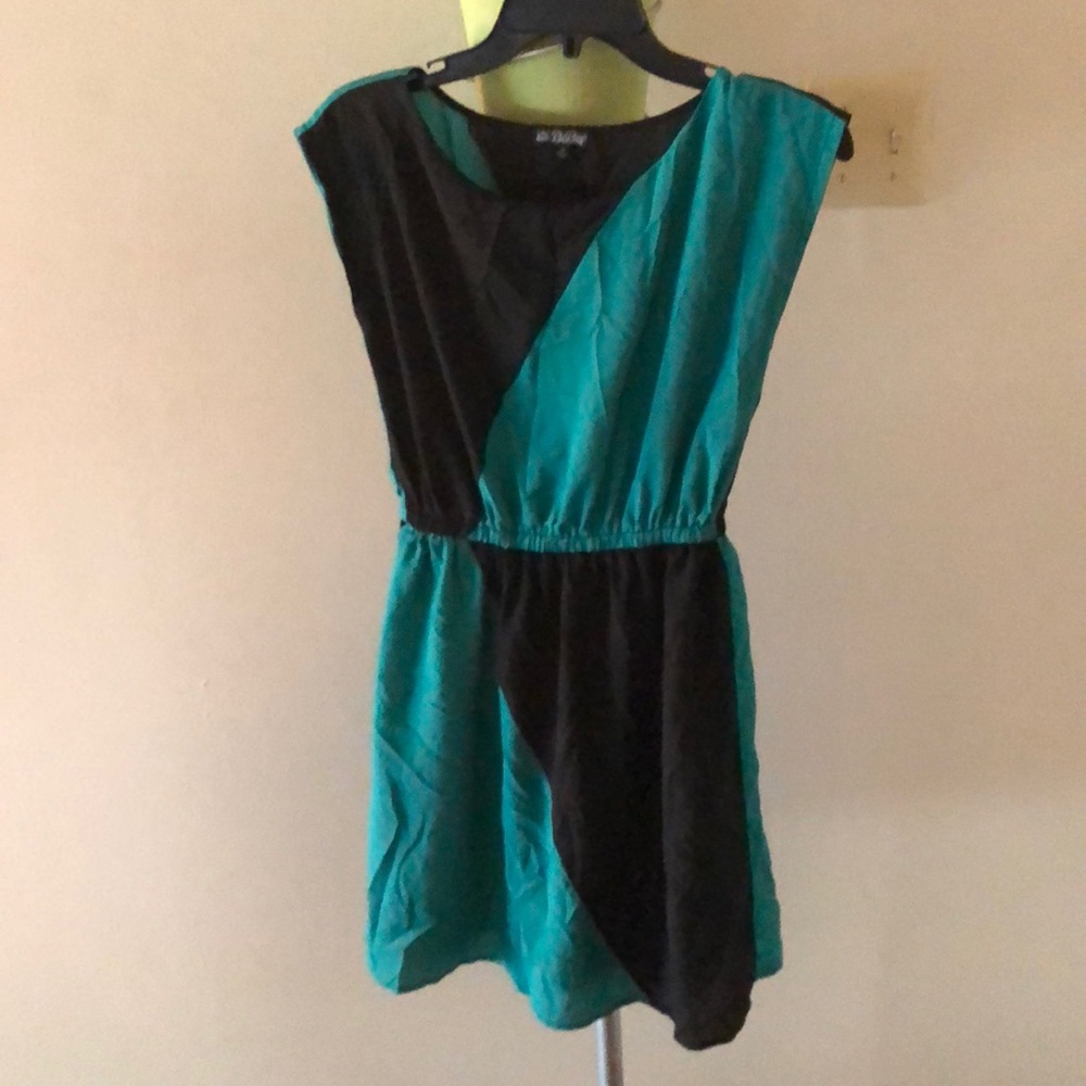 Cute black and green dress